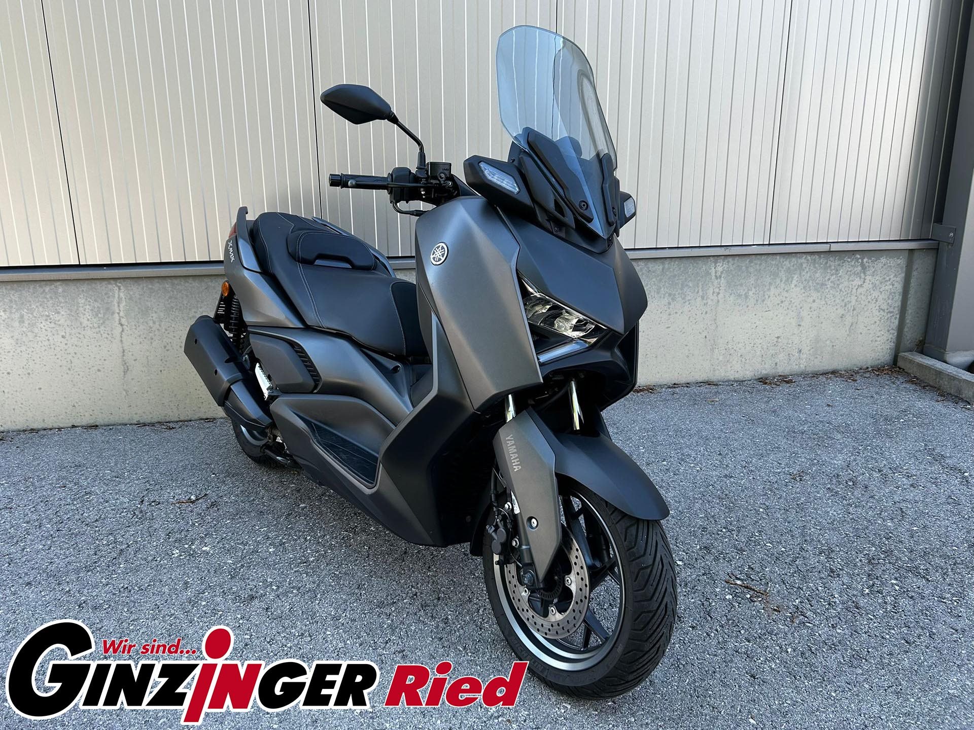 XMAX 300