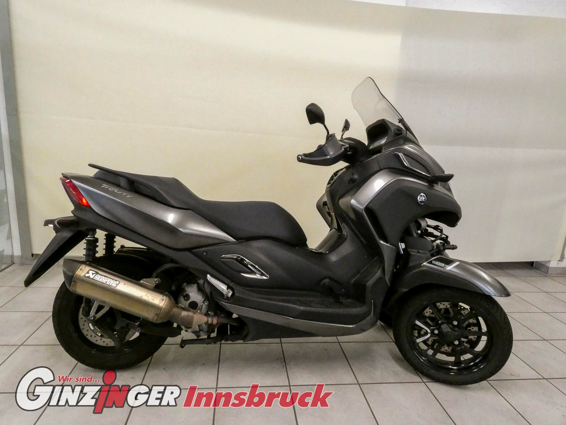 Tricity 300