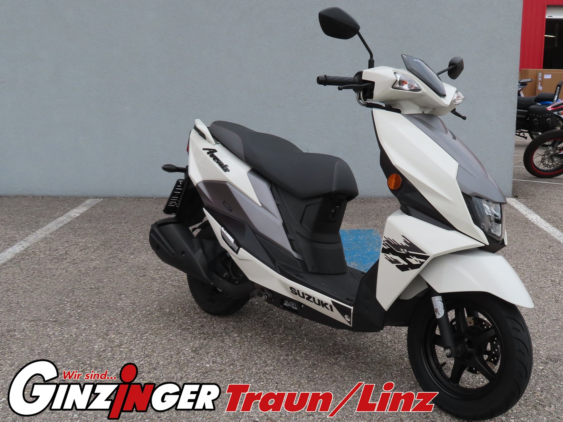 Avenis 125