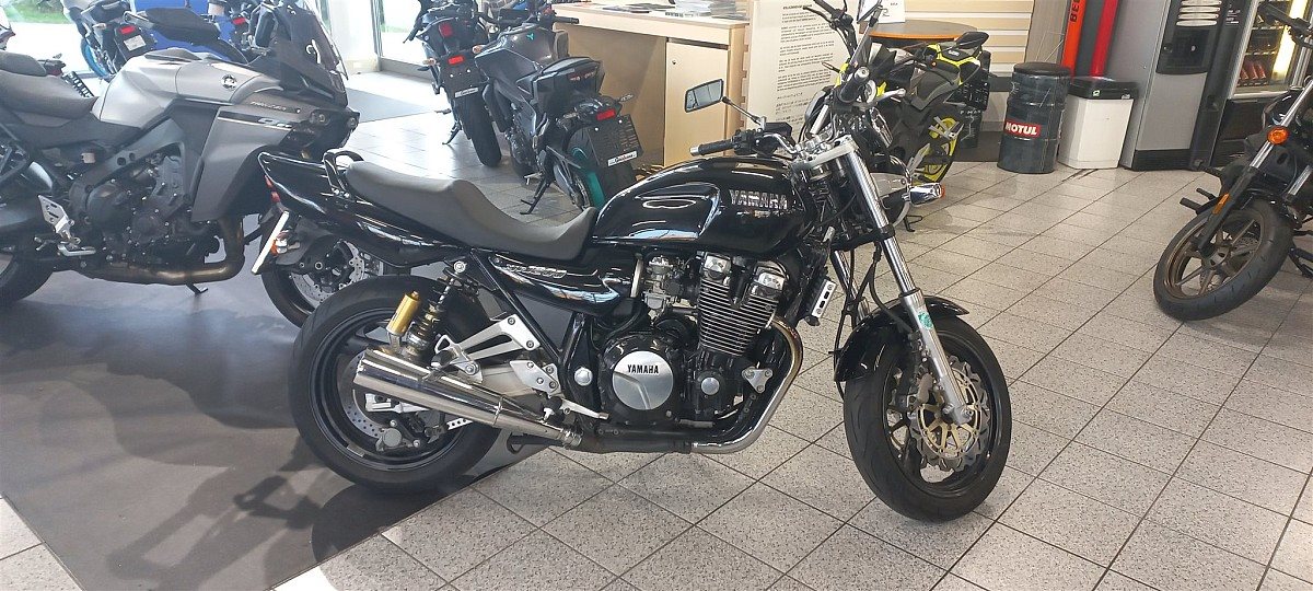 XJR 1200
