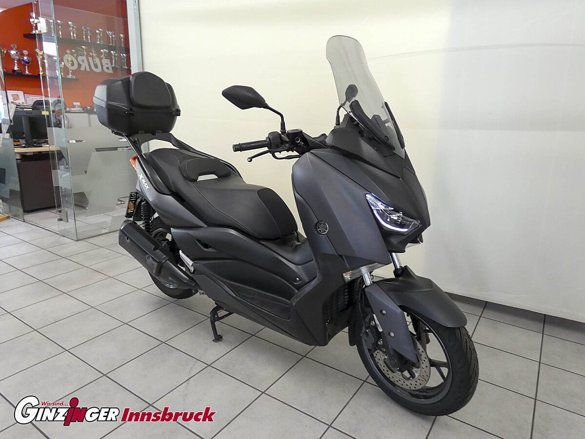 XMAX 300