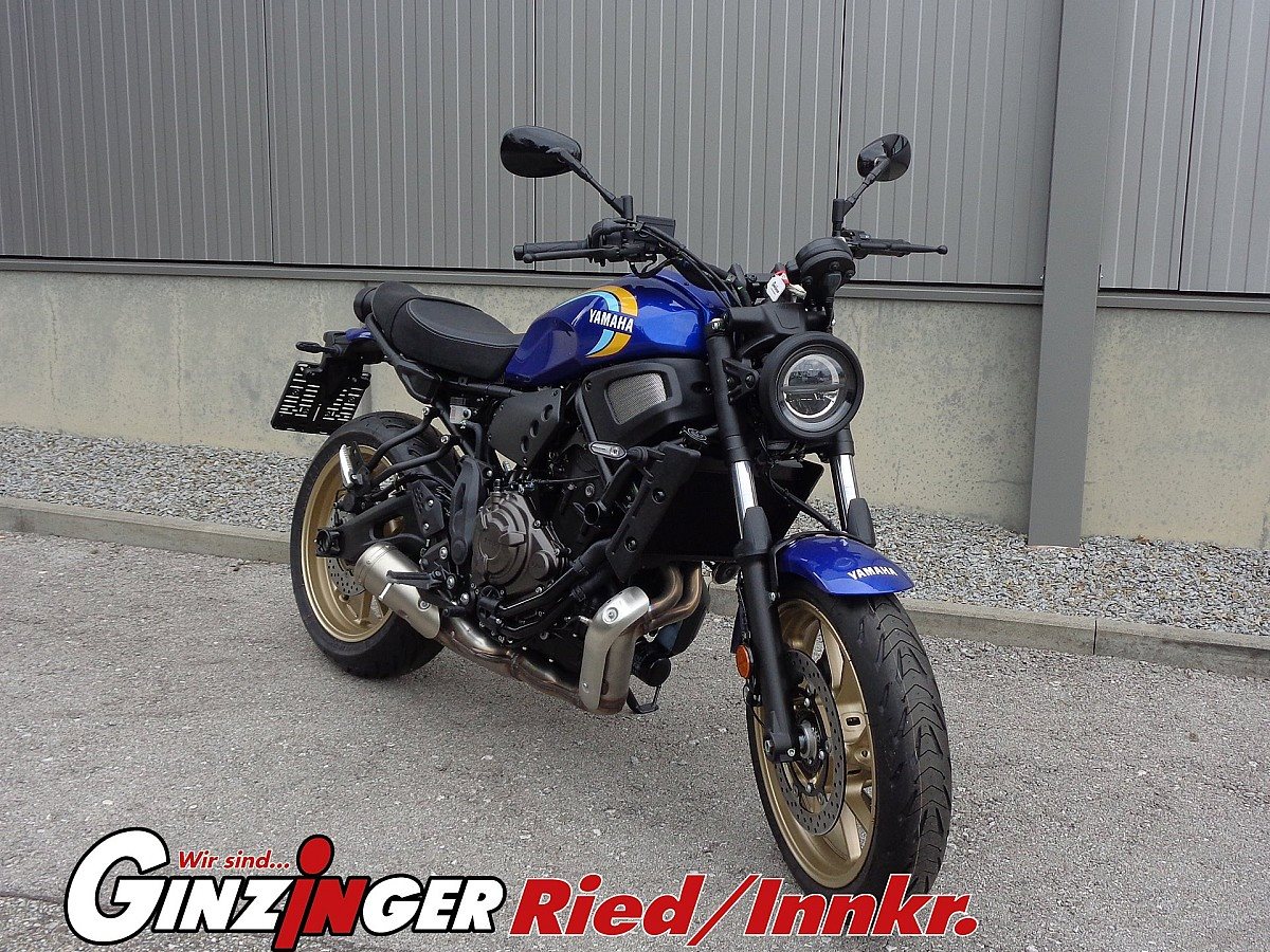 XSR700
