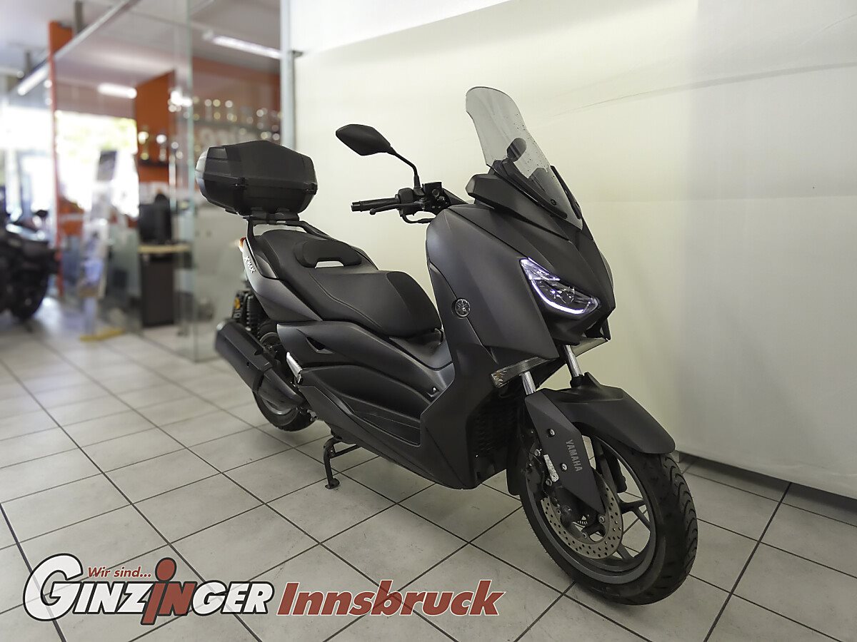 XMAX 300