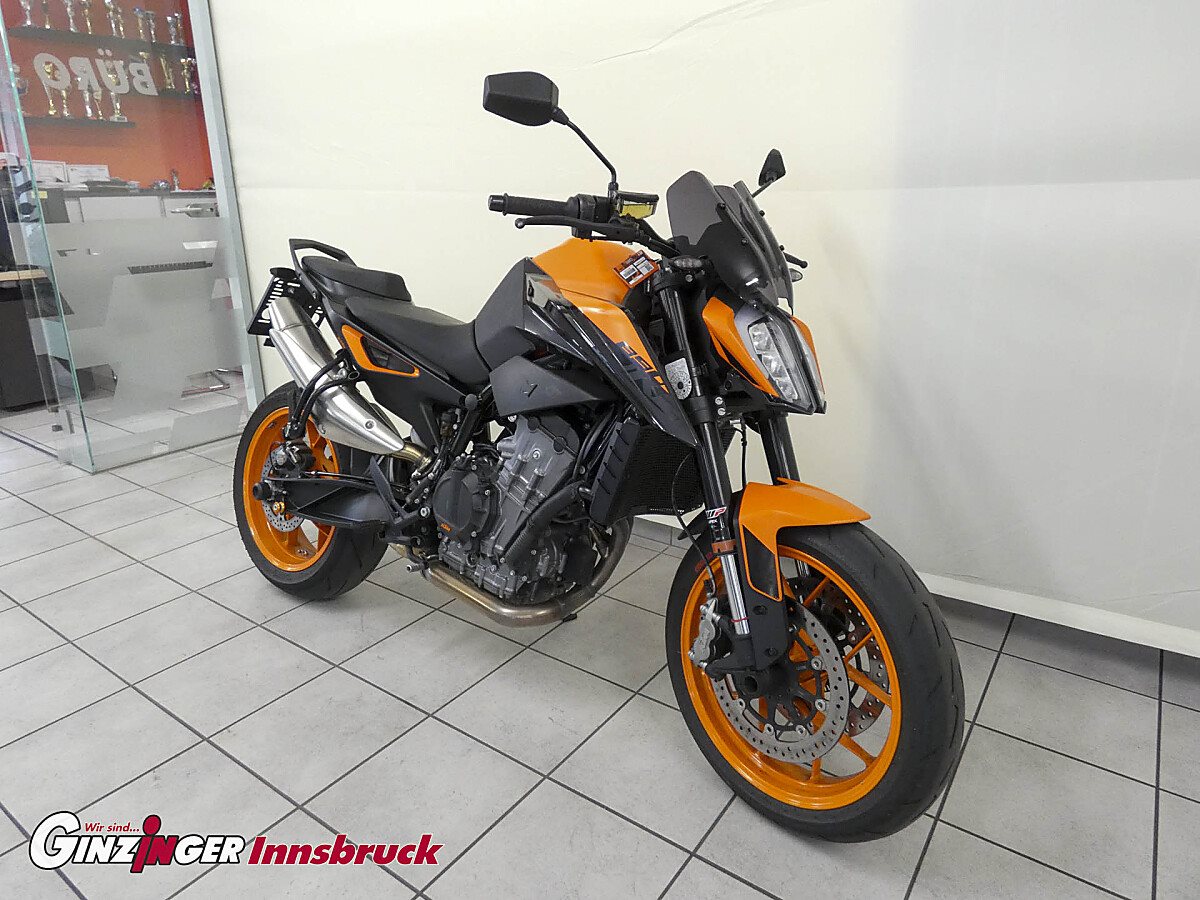 890 Duke