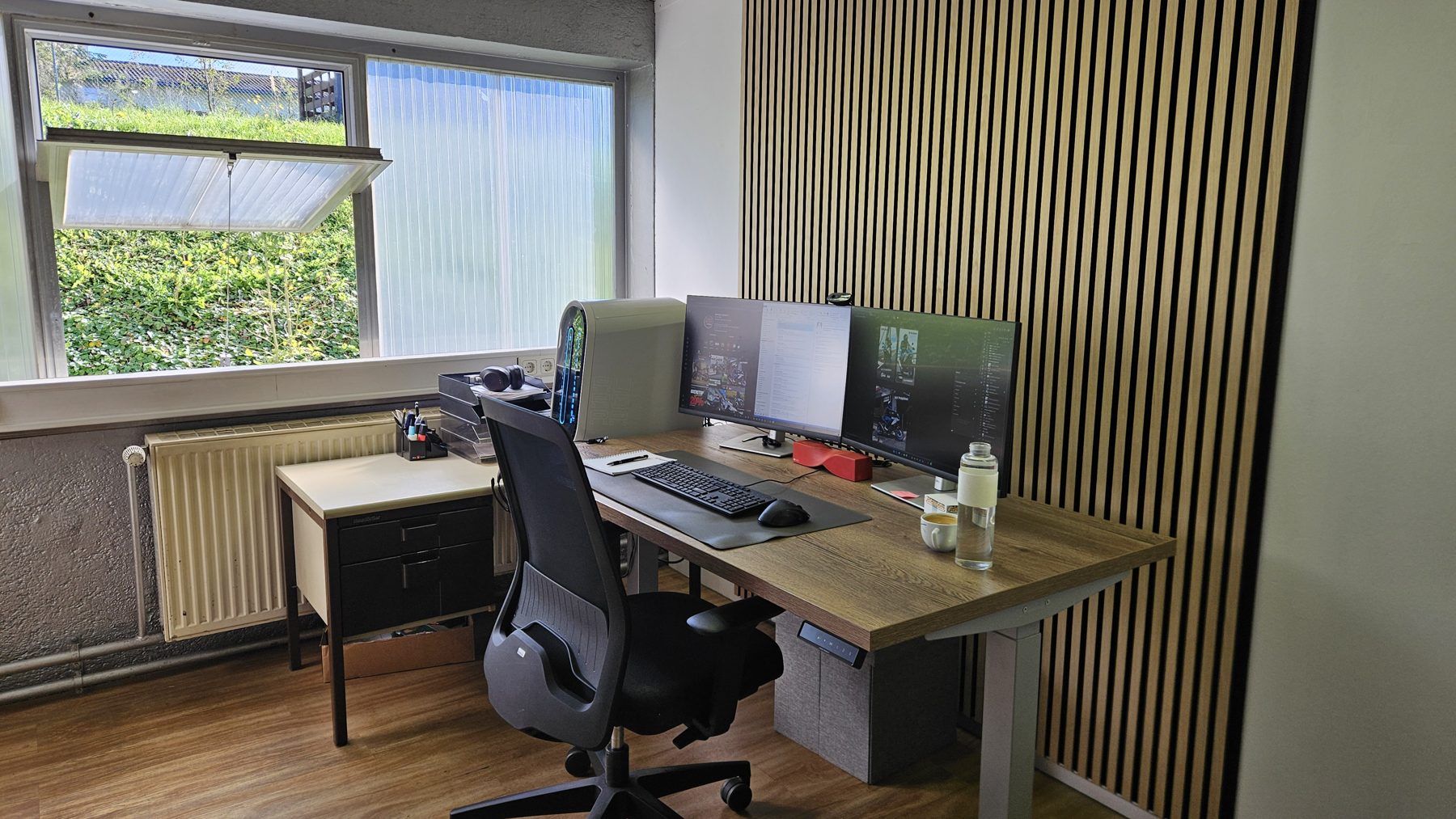 Leerer Arbeitsplatz in der Ginzinger-Zentrale Ried