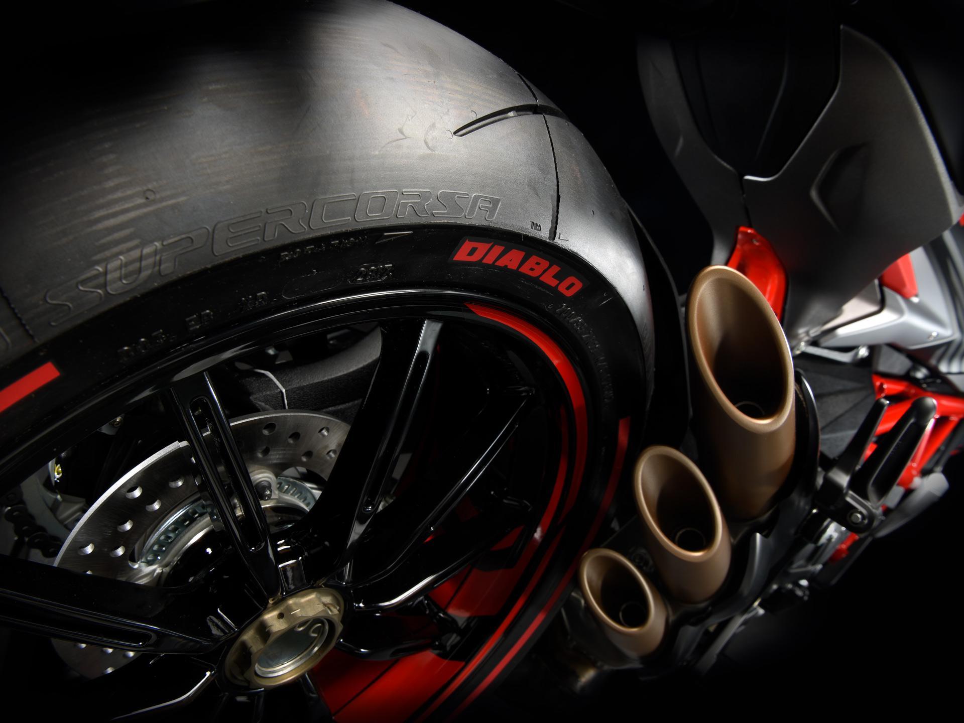 Brutale 800 Pirelli Reifen