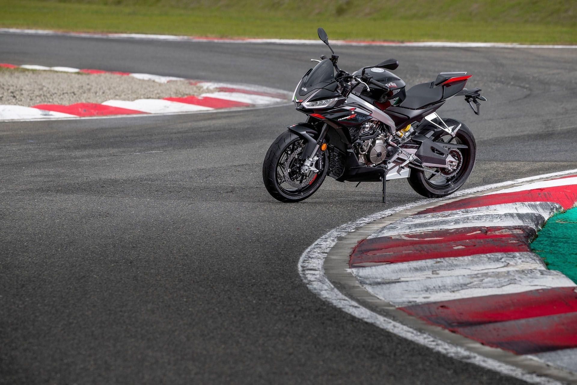 Aprilia Tuono 660 Factory