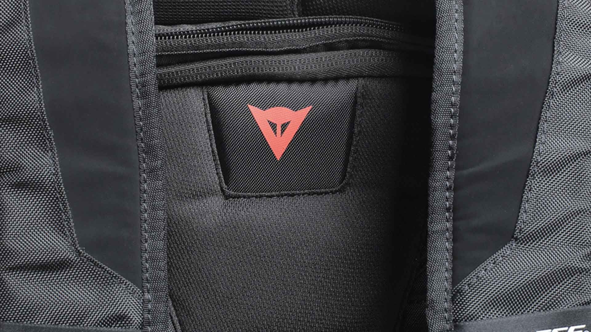 d-mach-rucksack-01