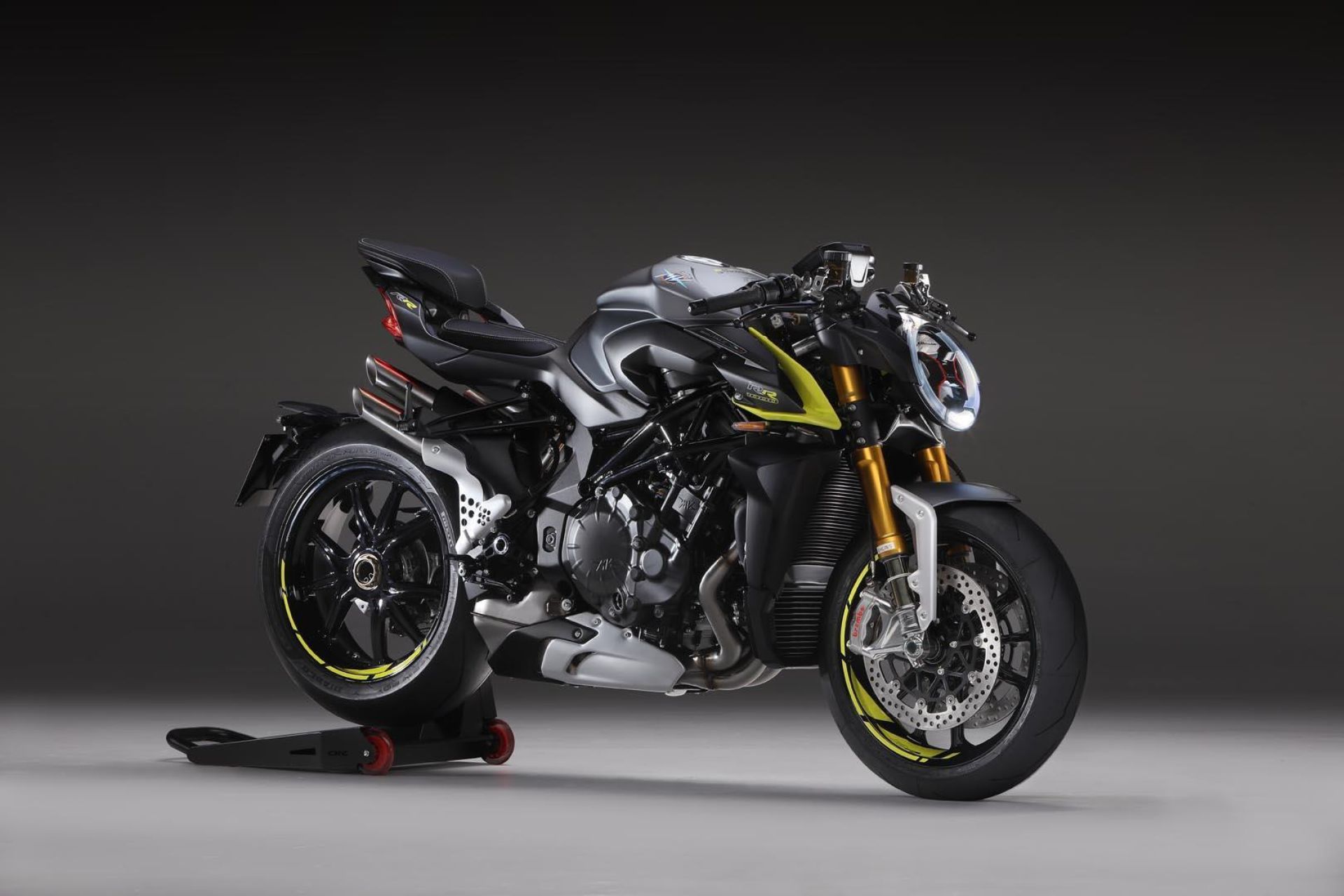 brutale-1000-03