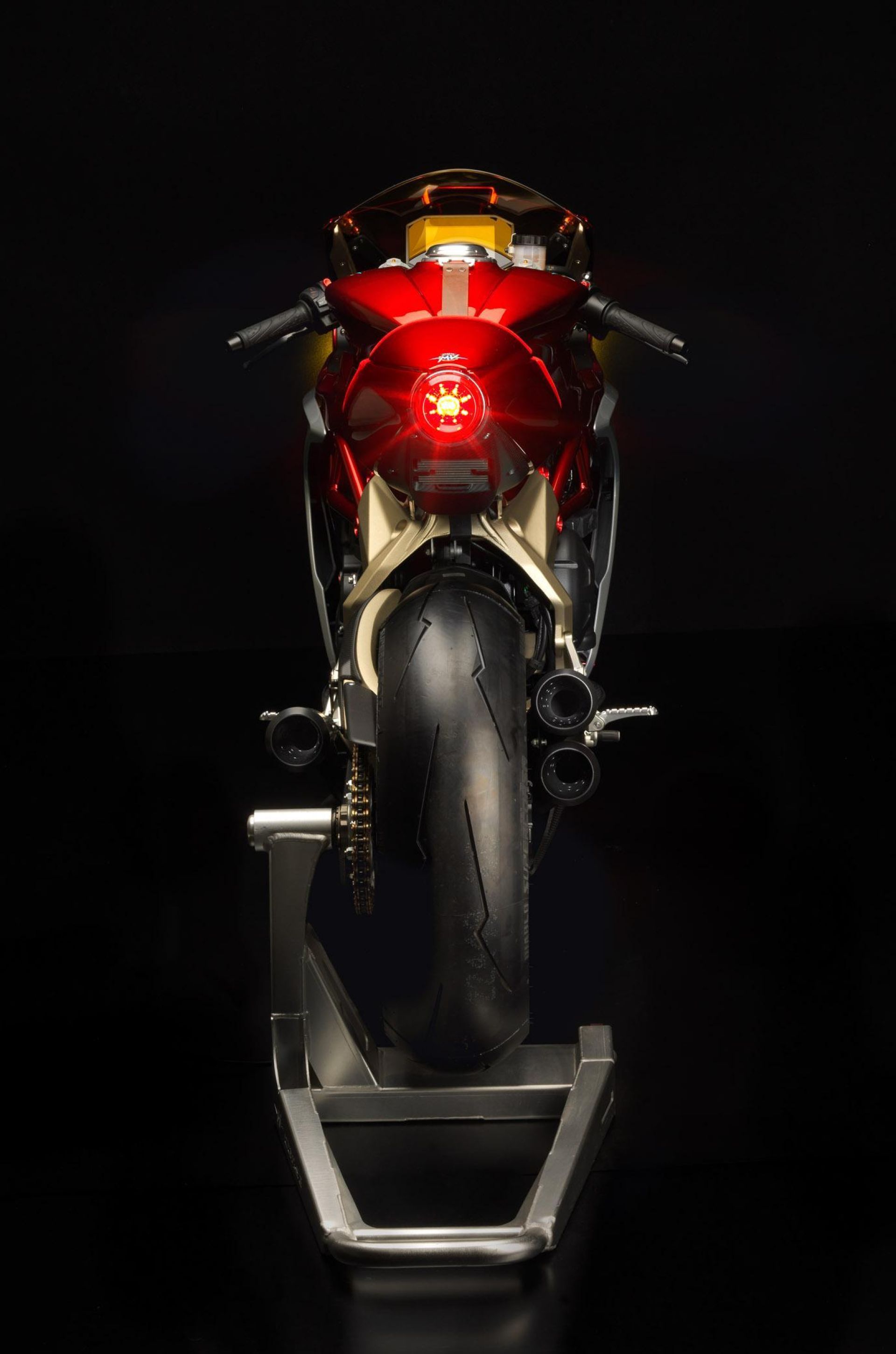 MV-Agusta-SuperVeloce-008